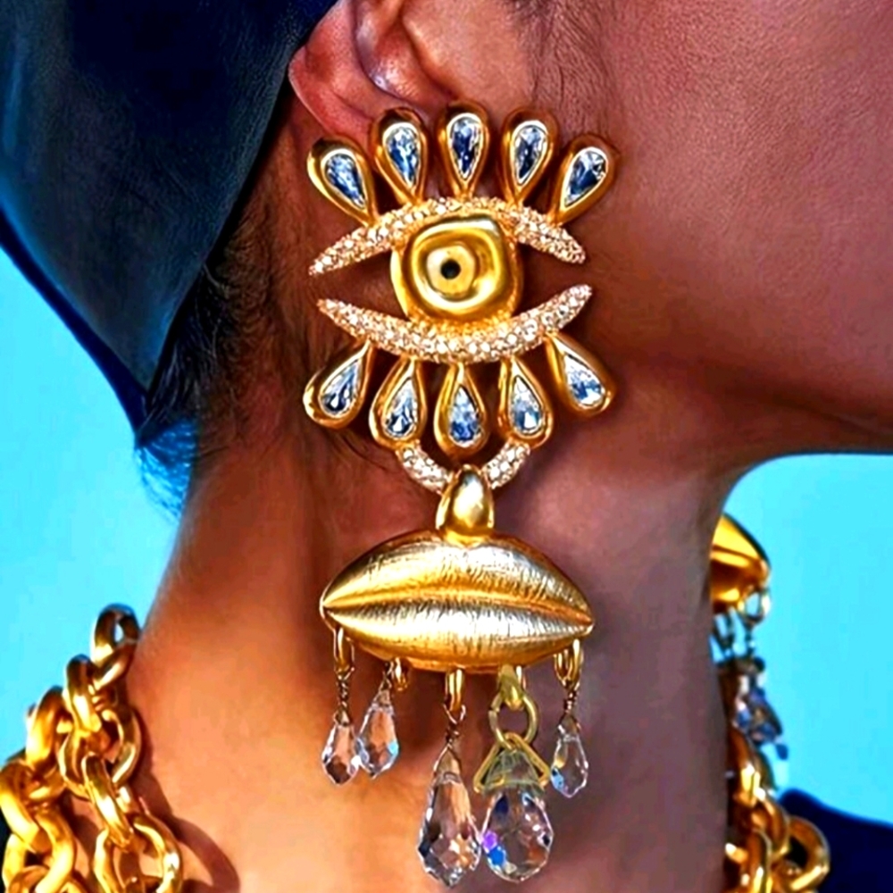 "Flashee" Chic Gold Eye Dangle Earrings